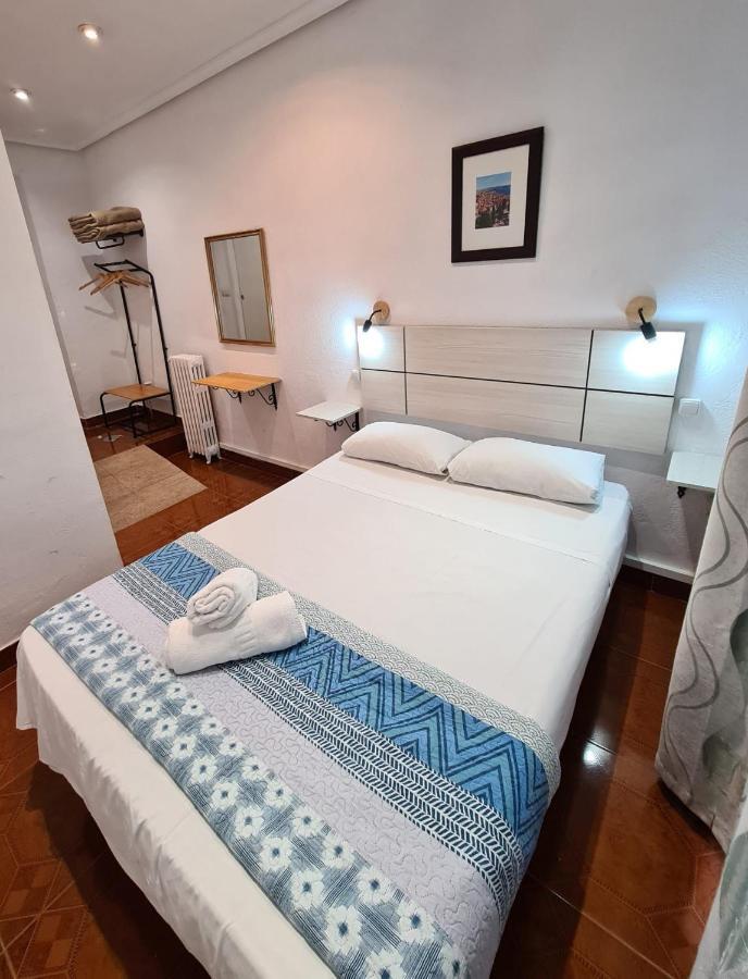 Hostal Santa Barbara Madri Exterior foto